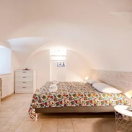 Guesthost - Casa Elda - A Few Steps From The Historic Center Appartamento Ostuni