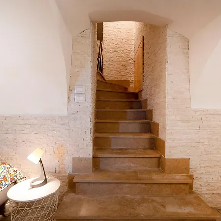 Guesthost - Casa Elda - A Few Steps From The Historic Center Appartamento