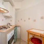 Guesthost - Casa Elda - A Few Steps From The Historic Center アパート オストゥーニ