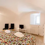 Guesthost - Casa Elda - A Few Steps From The Historic Center Apartman