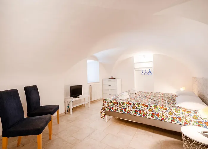 Guesthost - Casa Elda - A Few Steps From The Historic Center * אוסטוני