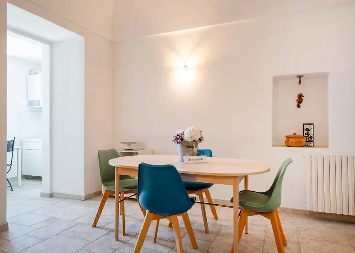 Guesthost - Casa Elda - A Few Steps From The Historic Center דירה