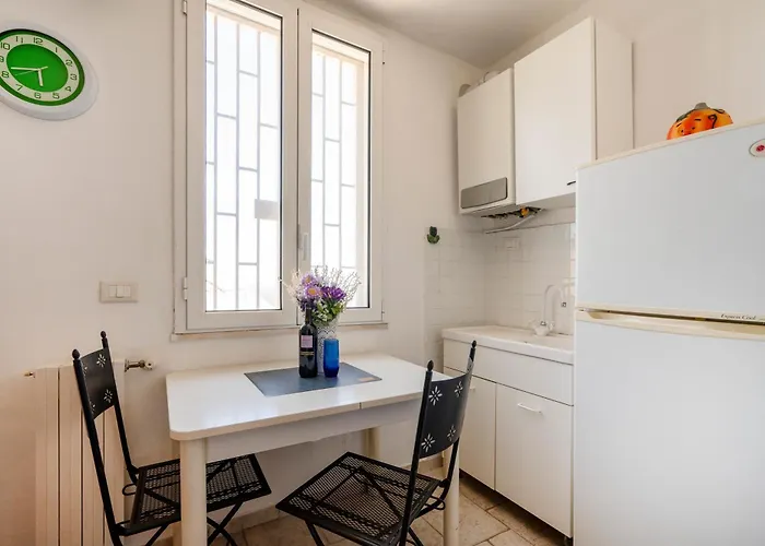 Guesthost - Casa Elda - A Few Steps From The Historic Center דירה אוסטוני