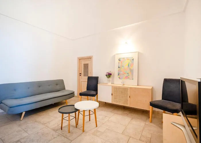 Guesthost - Casa Elda - A Few Steps From The Historic Center דירה *